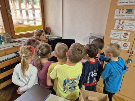 IMG-9d4c23615f5fa385e7c7bb58ec81ba18-V